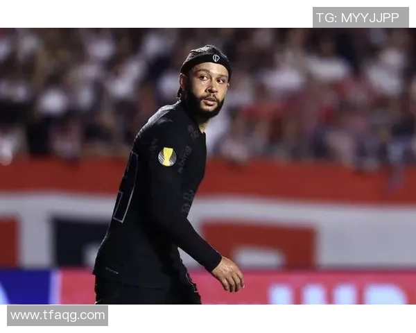 足球明星德佩的英文全名及其职业生涯成就解析