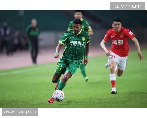 足球明星张丽的成长历程与辉煌成就全景展示 足球明星张丽的成长历程与辉煌成就全景展示